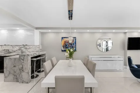 5225 Collins Avenue Miami Beach FL 33140