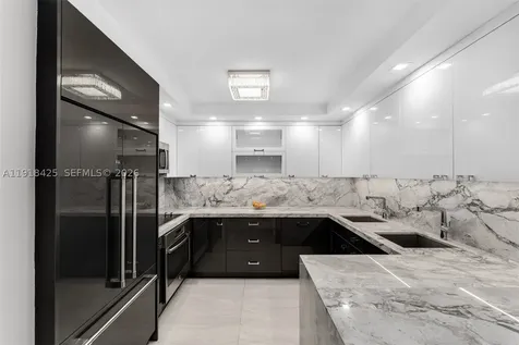 5225 Collins Avenue Miami Beach FL 33140