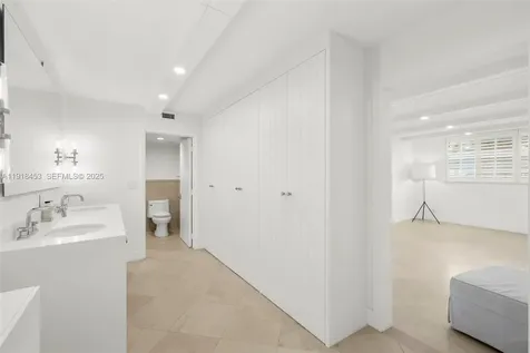 605 Ocean Drive Key Biscayne FL 33149