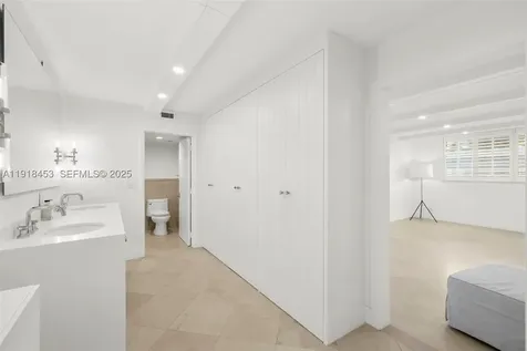 605 Ocean Drive Key Biscayne FL 33149