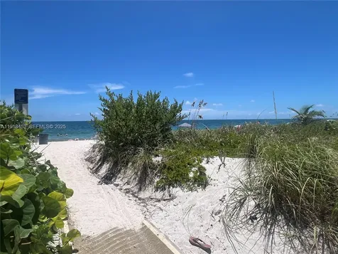 605 Ocean Drive Key Biscayne FL 33149