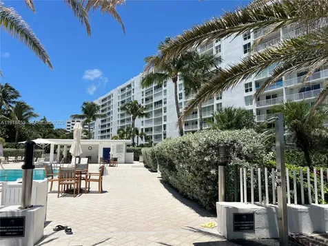 605 Ocean Drive Key Biscayne FL 33149