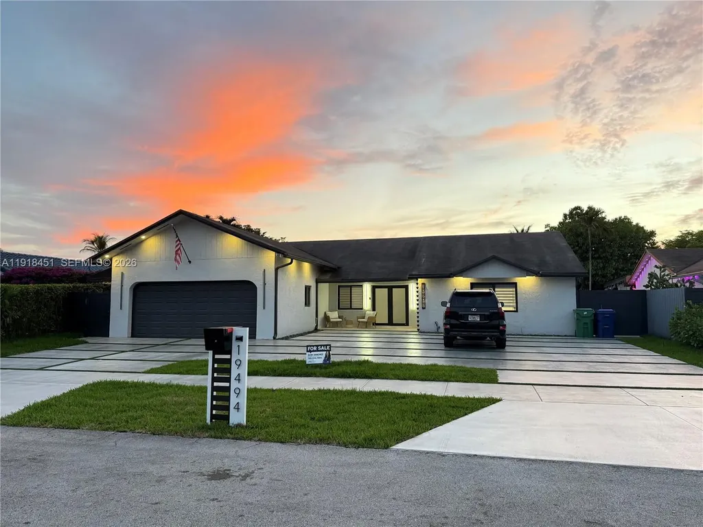 19494 NW 61st Avenue Hialeah FL 33015