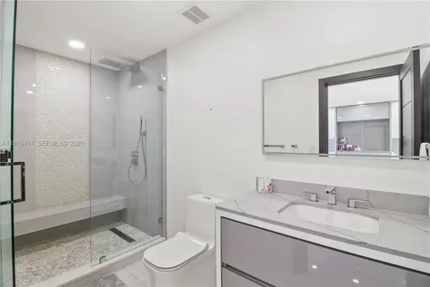19494 NW 61st Avenue Hialeah FL 33015