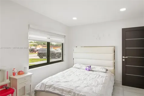 19494 NW 61st Avenue Hialeah FL 33015