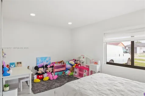 19494 NW 61st Avenue Hialeah FL 33015