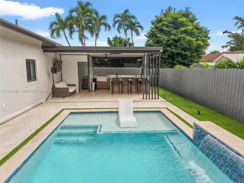 19494 NW 61st Avenue Hialeah FL 33015