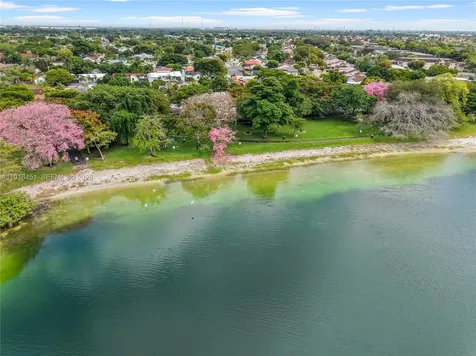 19494 NW 61st Avenue Hialeah FL 33015