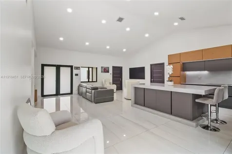 19494 NW 61st Avenue Hialeah FL 33015