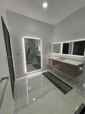 19494 NW 61st Avenue Hialeah FL 33015