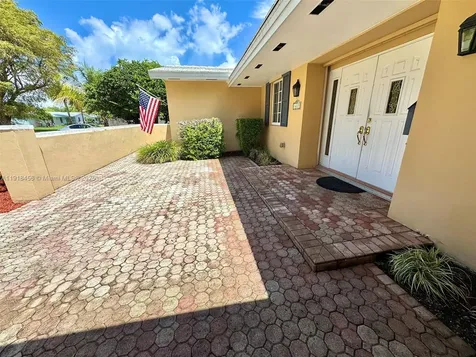16225 SW 88th Avenue Road Palmetto Bay FL 33157