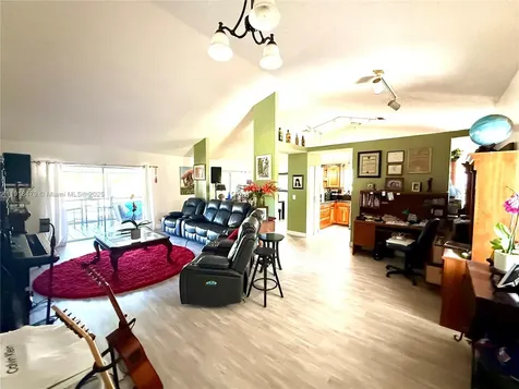 1060 New Parkview Place Haverhill FL 33417