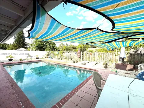 1060 New Parkview Place Haverhill FL 33417