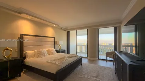 2000 Island Boulevard Aventura FL 33160