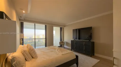 2000 Island Boulevard Aventura FL 33160