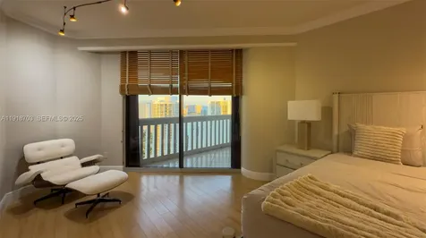 2000 Island Boulevard Aventura FL 33160