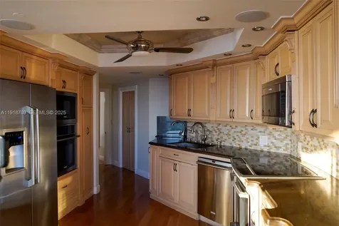 2000 Island Boulevard Aventura FL 33160