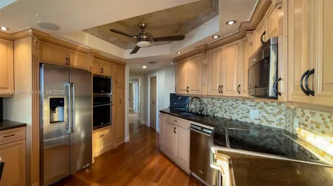 2000 Island Boulevard Aventura FL 33160