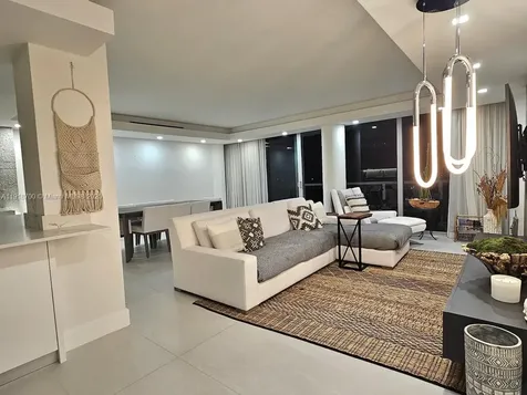 900 Bay Drive Miami Beach FL 33141