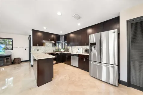 5424 SW 154th Place Miami FL 33185