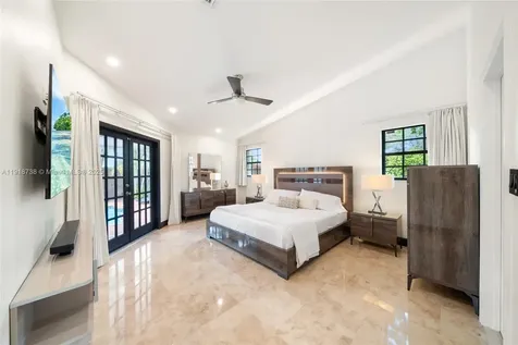 5424 SW 154th Place Miami FL 33185