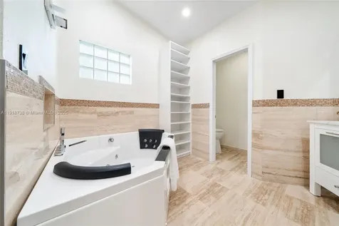 5424 SW 154th Place Miami FL 33185