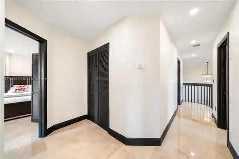5424 SW 154th Place Miami FL 33185