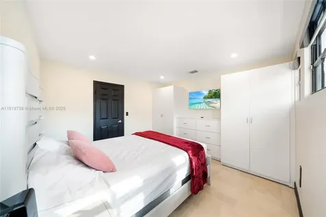 5424 SW 154th Place Miami FL 33185