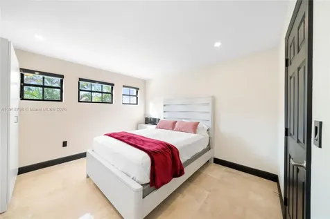 5424 SW 154th Place Miami FL 33185