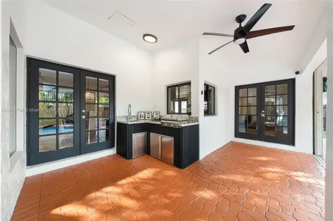 5424 SW 154th Place Miami FL 33185
