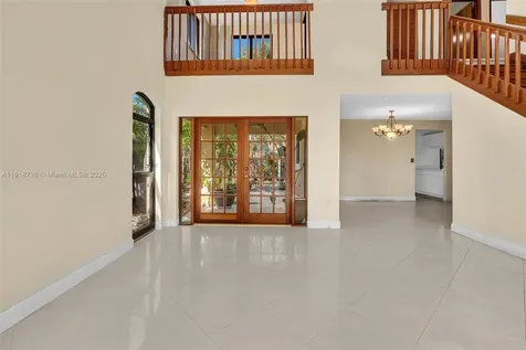 8249 NW 200th Terrace Hialeah FL 33015