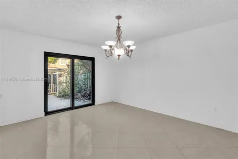 8249 NW 200th Terrace Hialeah FL 33015
