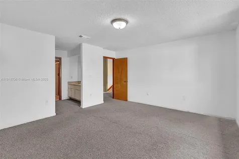 8249 NW 200th Terrace Hialeah FL 33015