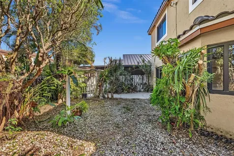 8249 NW 200th Terrace Hialeah FL 33015