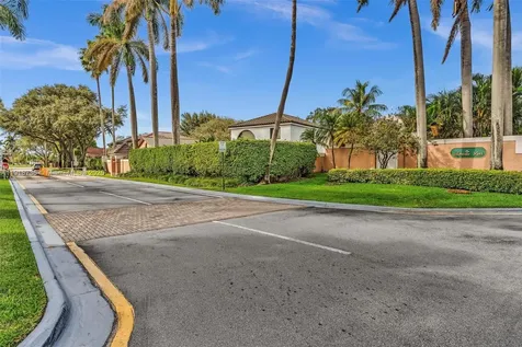 8249 NW 200th Terrace Hialeah FL 33015