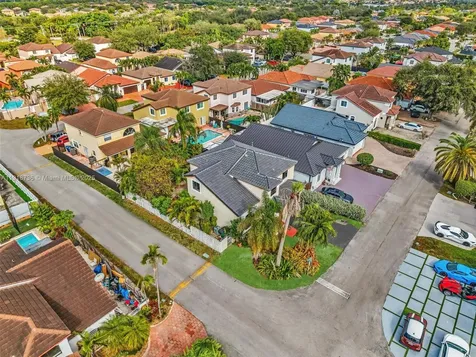8249 NW 200th Terrace Hialeah FL 33015