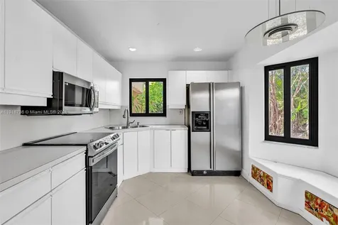 8249 NW 200th Terrace Hialeah FL 33015