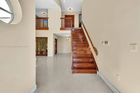 8249 NW 200th Terrace Hialeah FL 33015