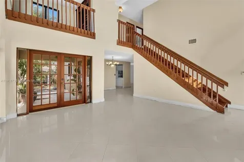 8249 NW 200th Terrace Hialeah FL 33015