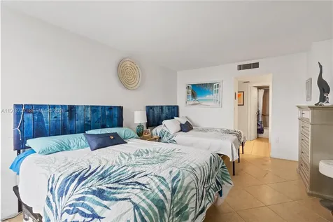 3675 N Country Club Drive Aventura FL 33180