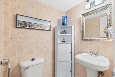 3675 N Country Club Drive Aventura FL 33180