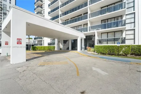 3675 N Country Club Drive Aventura FL 33180