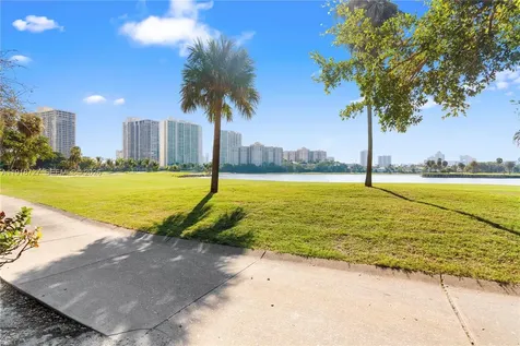 3675 N Country Club Drive Aventura FL 33180
