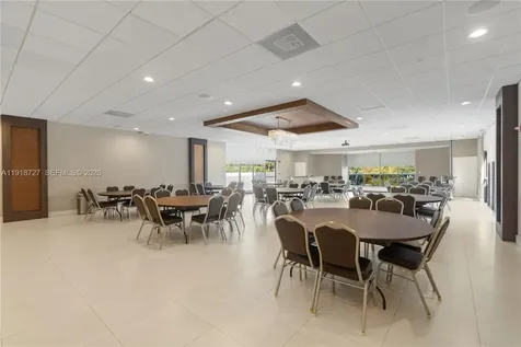 3675 N Country Club Drive Aventura FL 33180