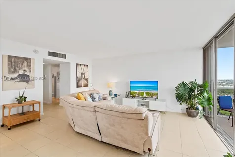 3675 N Country Club Drive Aventura FL 33180