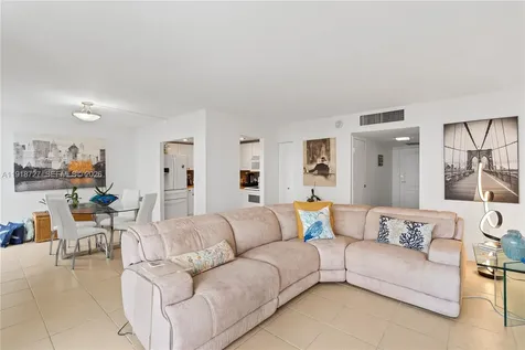 3675 N Country Club Drive Aventura FL 33180