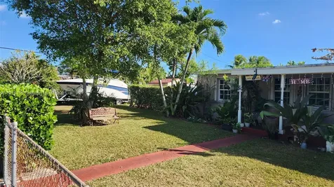 4201 SW 99th Court Miami FL 33165