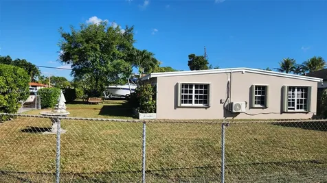 4201 SW 99th Court Miami FL 33165