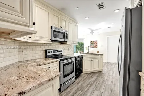 1140 Sand Drift Way West Palm Beach FL 33411