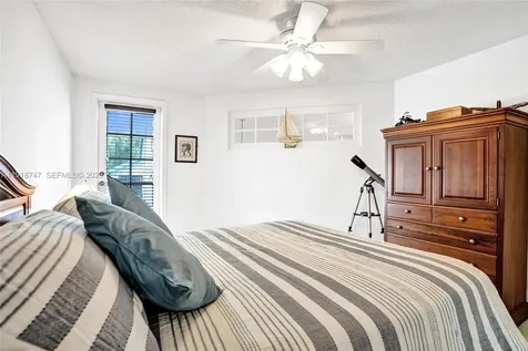 1140 Sand Drift Way West Palm Beach FL 33411